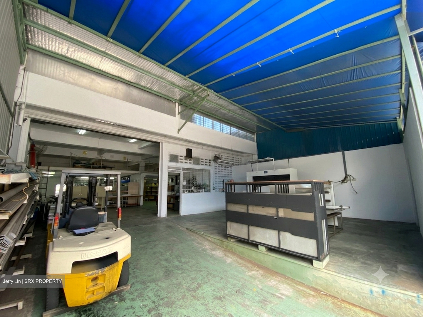 Senang Crescent (D14), Factory #581268611